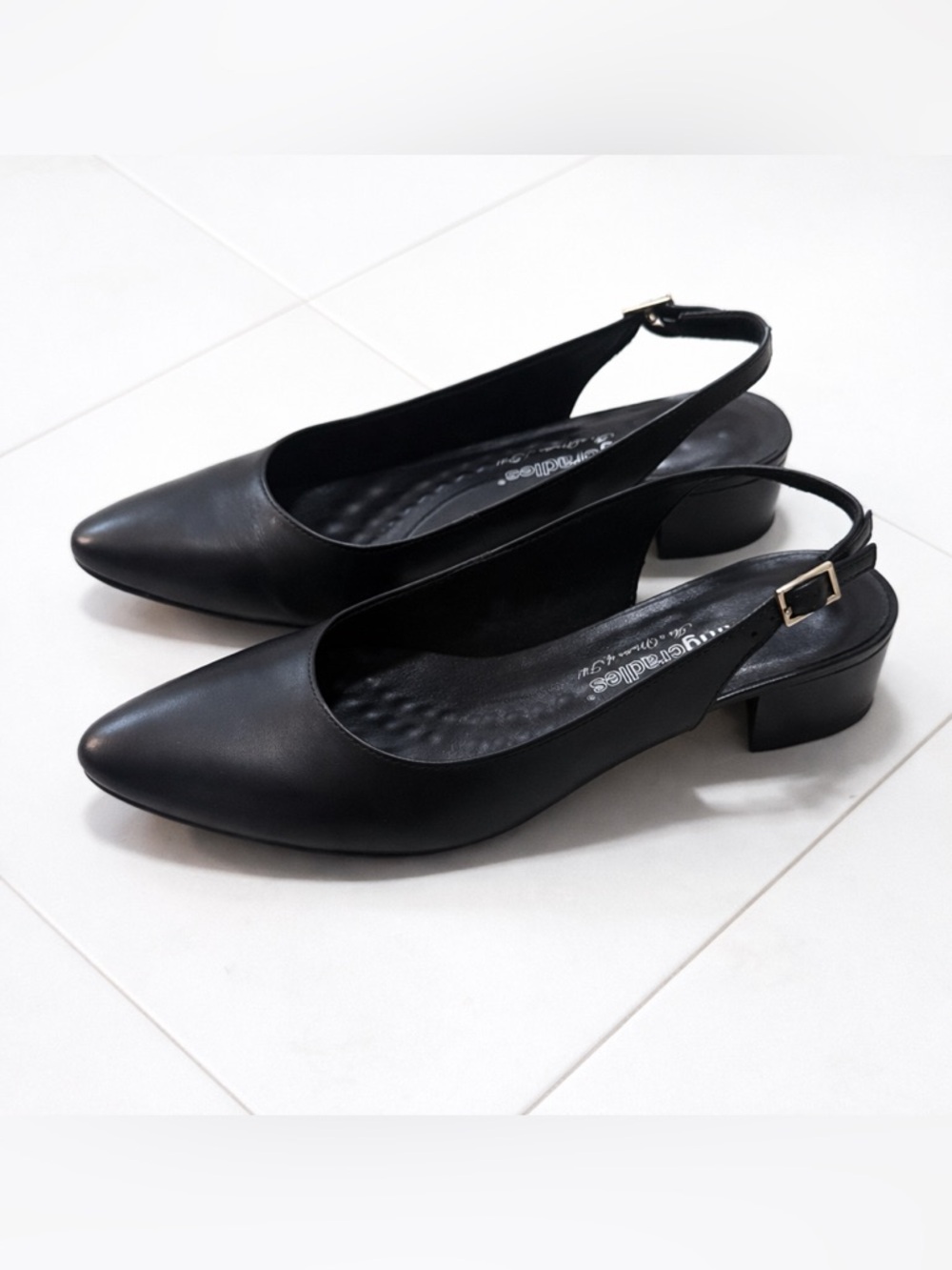 ✨ Almond-Toe Leather Slingback Pumps w Low Block Heel Size 7.5